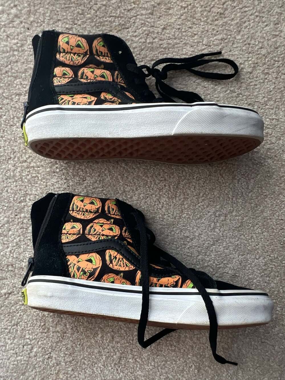 Vans Sk8-Hi Zip Size 2.0 Pumpkin Halloween Glow-In-The-Dark Sneakers